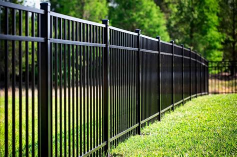 aluminum fencing contractors near me